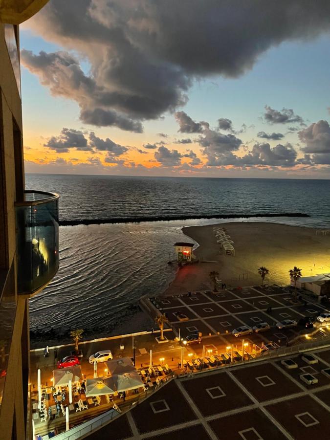 Suite On The Beach Haifa Exterior photo