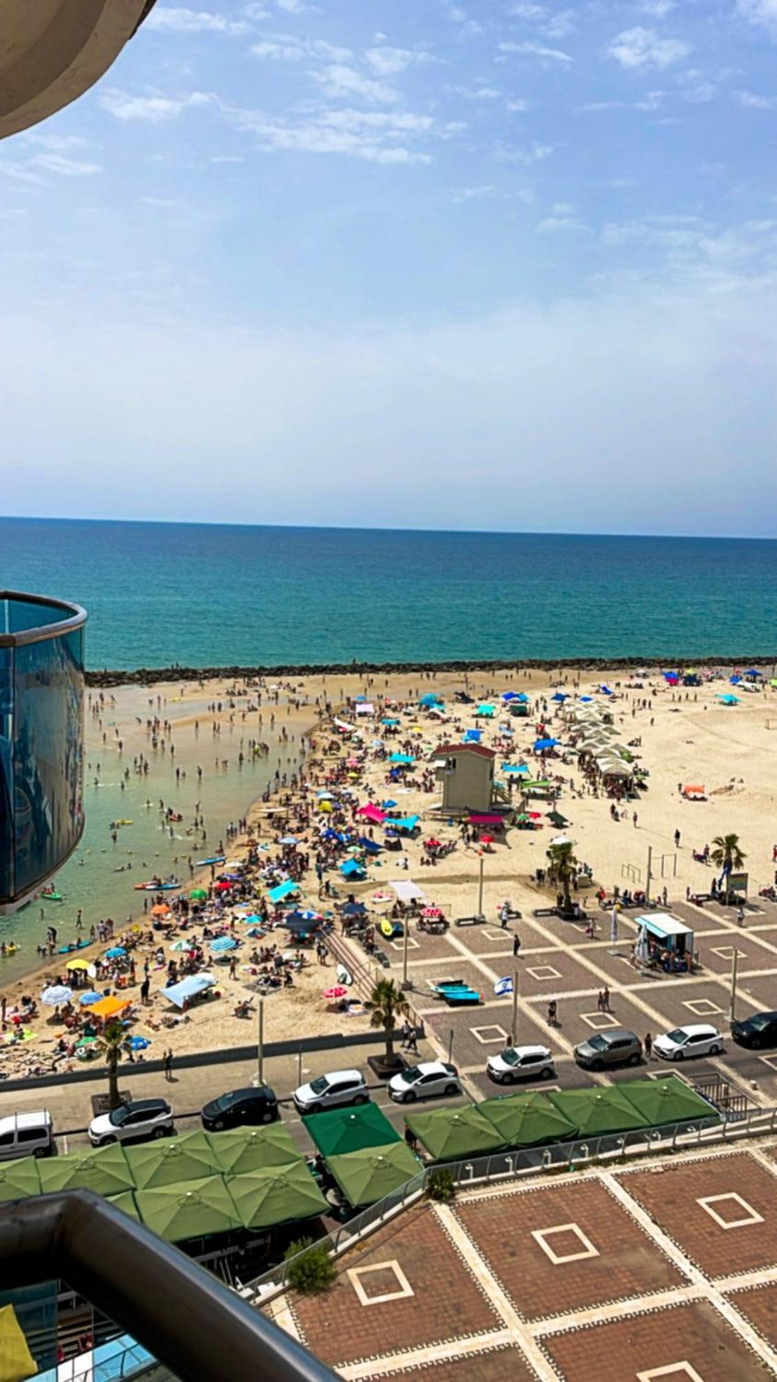 Suite On The Beach Haifa Exterior photo