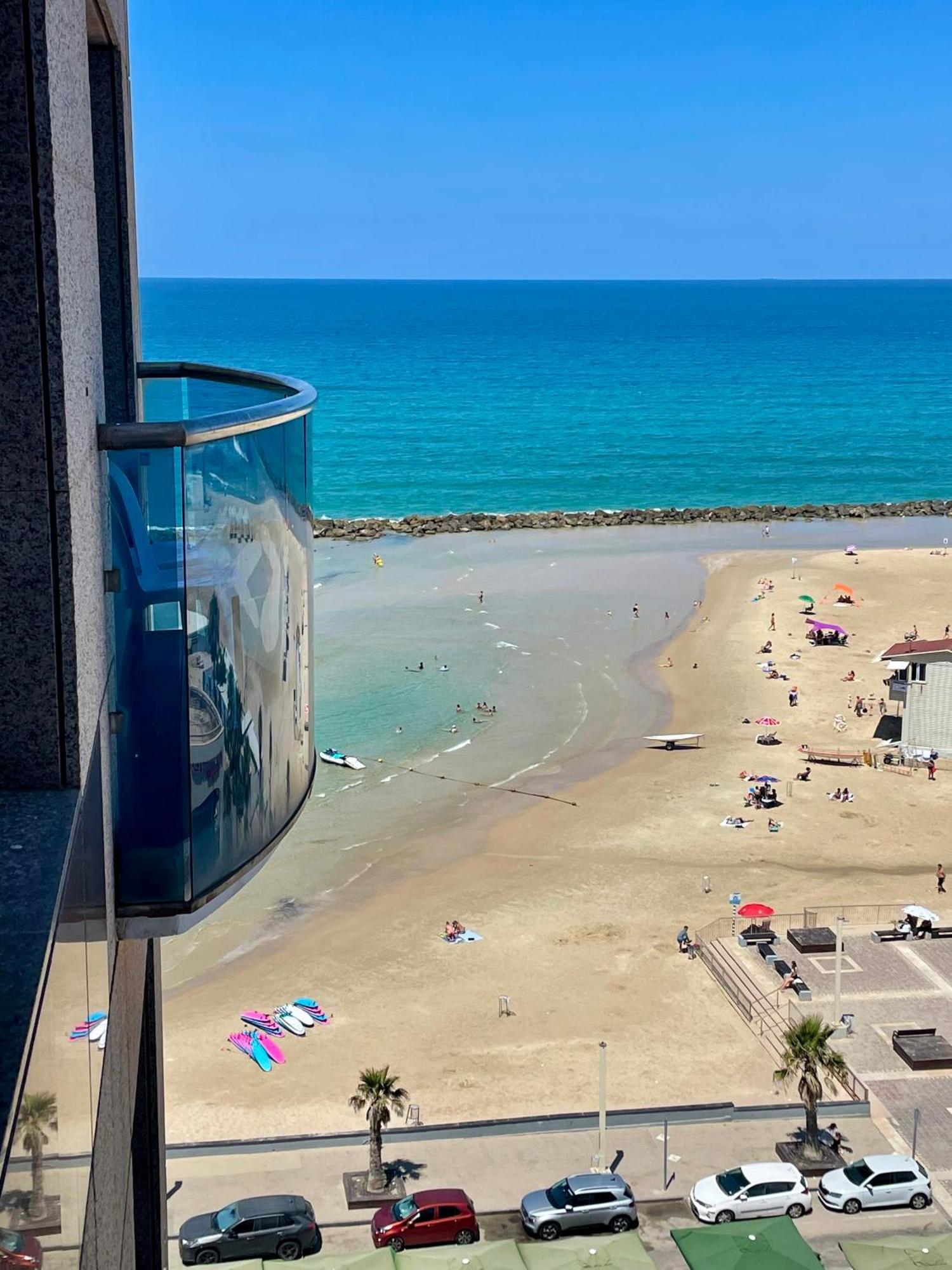 Suite On The Beach Haifa Exterior photo