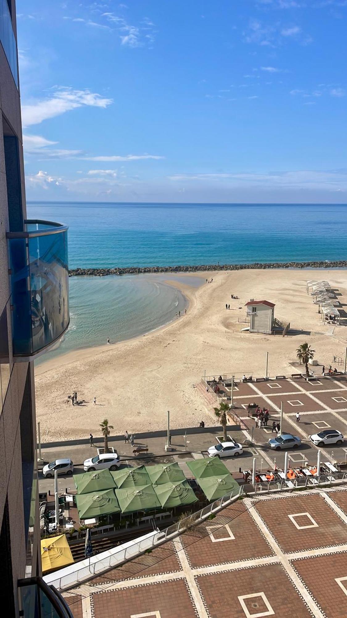 Suite On The Beach Haifa Exterior photo